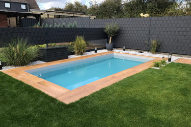 Moderner Pool in Sonstige