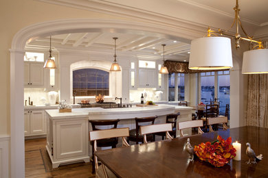 Elegant kitchen photo in Orange County