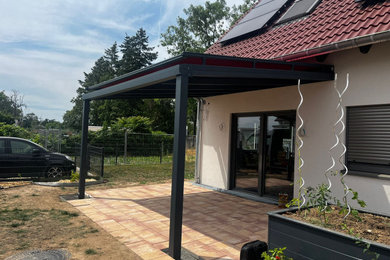 Arona Terrassenüberdachung mit VSG Glas und Aufglas-Markise