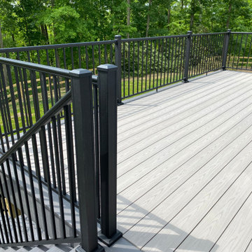 Heil Deck with Steps