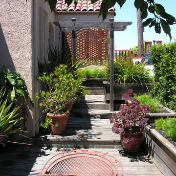 Piedmont Mediterranean Balcony