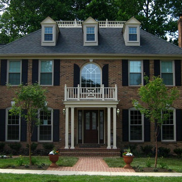 Visual line deception in a narrow front entry