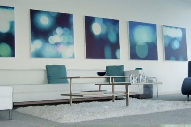Minimalist living room photo in Los Angeles