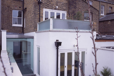 Inspiration for a modern home design remodel in London