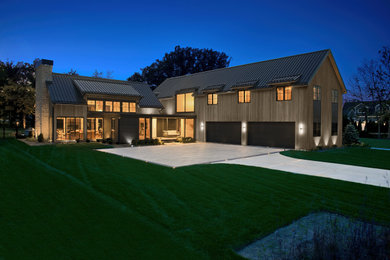 Minimalist exterior home photo in Chicago