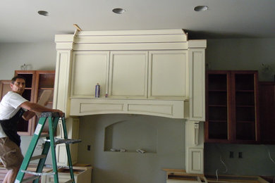 Example of a classic home design design in Birmingham