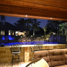 swim up bar