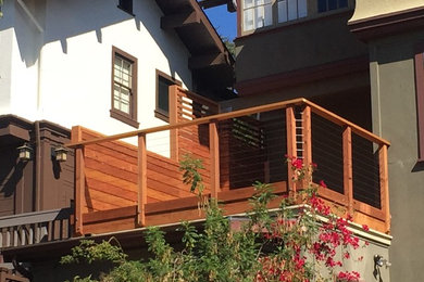 Example of a mid-sized trendy rooftop deck design in San Francisco