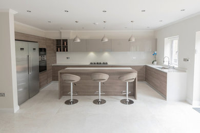This is an example of a contemporary kitchen in Hertfordshire.