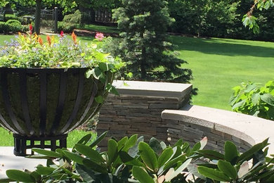 Design ideas for a traditional landscaping in Cleveland.
