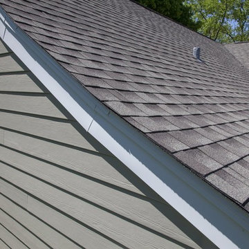 Can't go wrong with classics! Monterey Taupe James Hardie Siding & GAF roofing