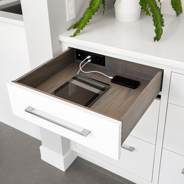 Docking Drawer Blade - Kitchen In-Drawer Charging Outlet