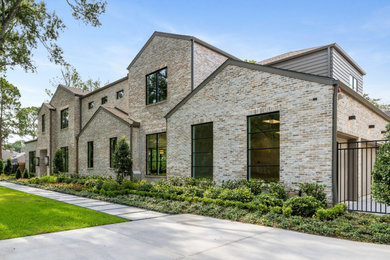 Example of an exterior home design in Houston