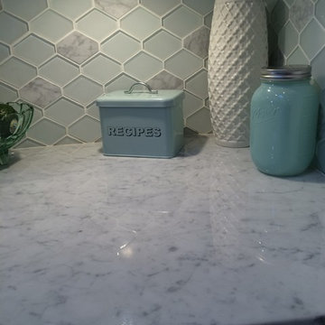Cloud/Carrara Honed Blend Hexy