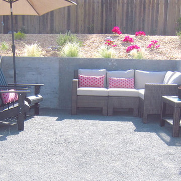 Rolando Village Modern Backyard