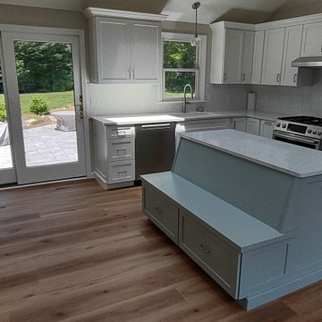 Kitchen & Dining Area Banquett Seated Island Soloution with a splash of color.