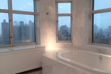 Inspiration for a modern bathroom remodel in New York