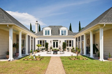 Traditional exterior home idea in Charleston