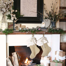 Christmas - The Old Painted Cottage