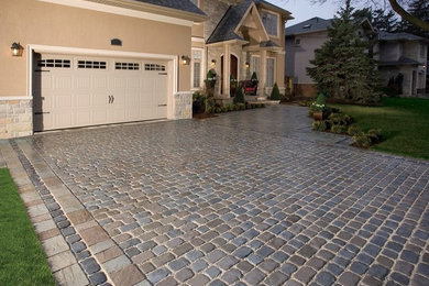 Inspiration for a traditional landscaping in Orlando.