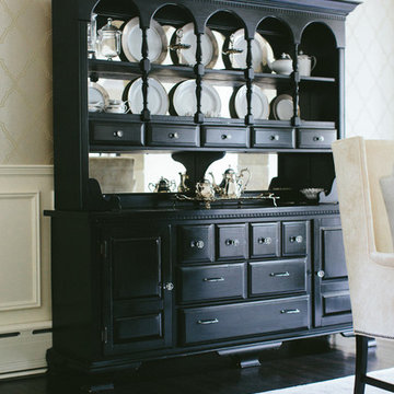 Longwood Residence: Elegant & Traditional