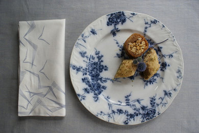 thaksin blue - organic napkins & table runner