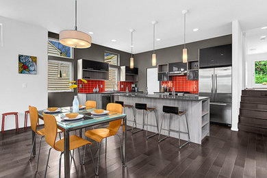 Kitchen - modern kitchen idea in Orange County