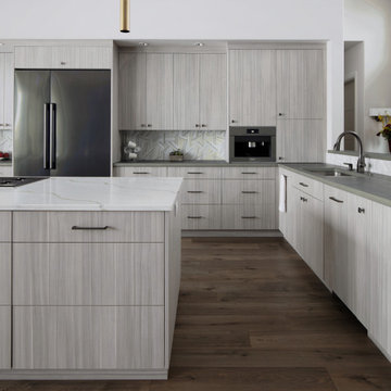 Light Textured Melamine Kitchen with Quartz Island - Bend, OR