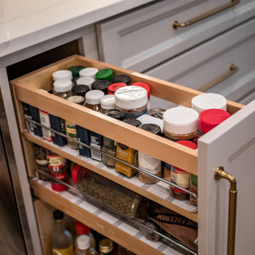 Custom Pull-Out Spice Storage – Gahanna, Ohio