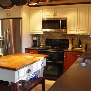 Farmhouse Two-Toned Kitchen