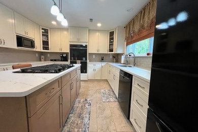 Kitchen - cottage kitchen idea in DC Metro