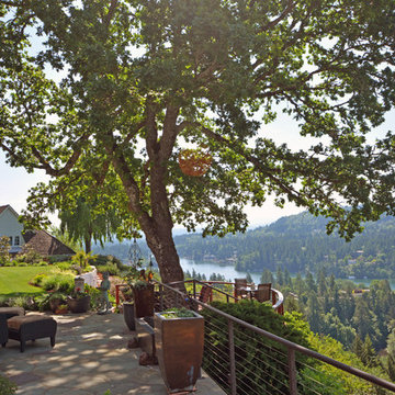 A Home Tour Celebrating a Native Son