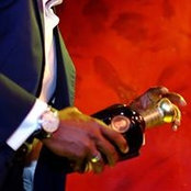 U B's photo