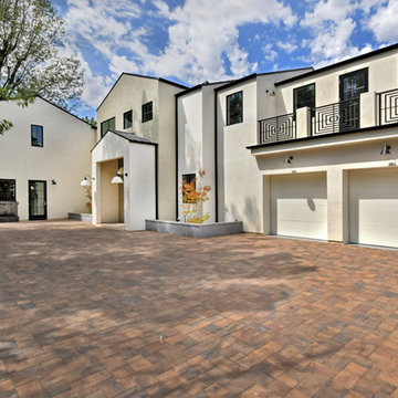 FARMHOUSE IN ENCINO