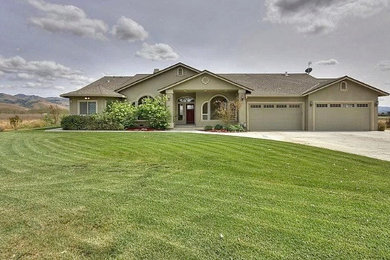 Exterior home idea in Other