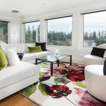 Black & White Contemporary Home