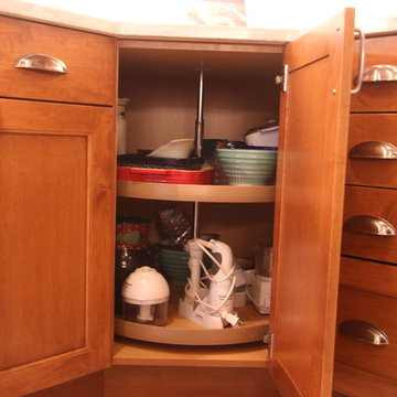 Diagonal Lazy Susan Maximizes Corner Storage
