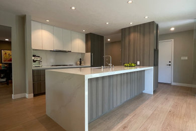 Trendy kitchen photo in San Francisco