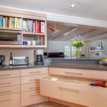 Kitchen Remodel with Quartz Counter Tops and Custom Cabinets