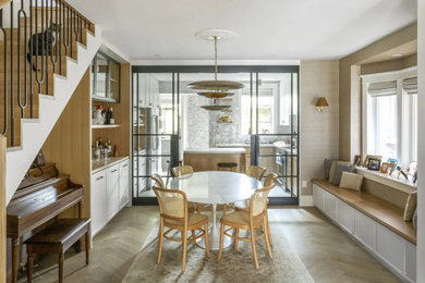 Dining room - dining room idea in Toronto