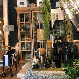 Showroom - Dining Sets