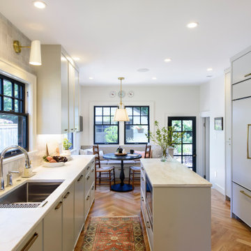 A Kitchen that blends Classic Styling with Modern Functionality
