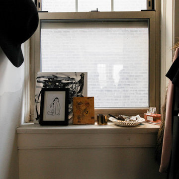 My Houzz: Wood-and-White Charm in a Graphic Designer’s Apartment
