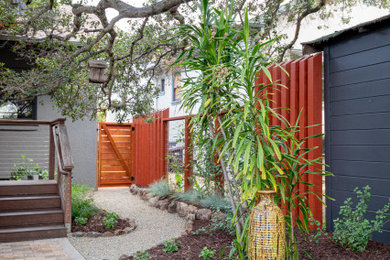 Inspiration for an eclectic landscaping in San Francisco.