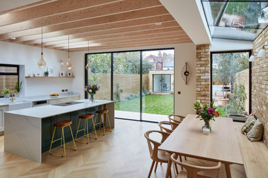 Inspiration for a modern dining room in London.