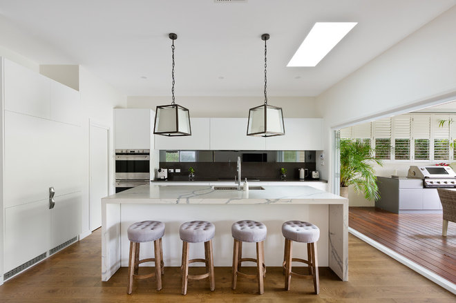 Contemporary Kitchen by GJ Gardner Homes Sydney North