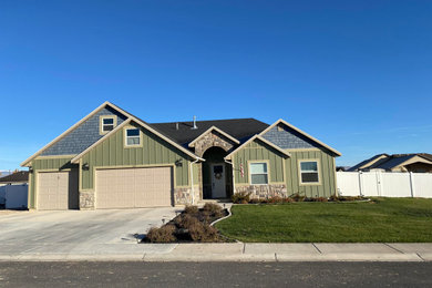 Example of an exterior home design in Salt Lake City