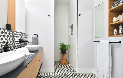 10 Scintillating Ways to Brighten Low-Light Bathrooms