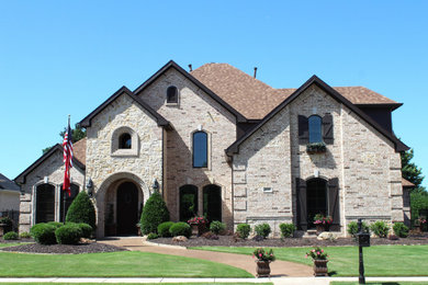 Exterior home idea in Dallas