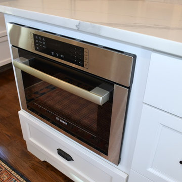 Wellborn Forest Hamilton door style in Arctic White and Oyster